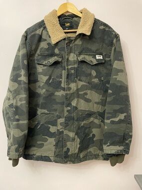 Lee Sherpa lined and collar, heavy duty camouflage canvas size large